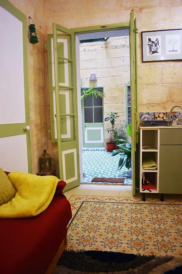 Myrtle Suite - Valletta ground floor apartment Malta